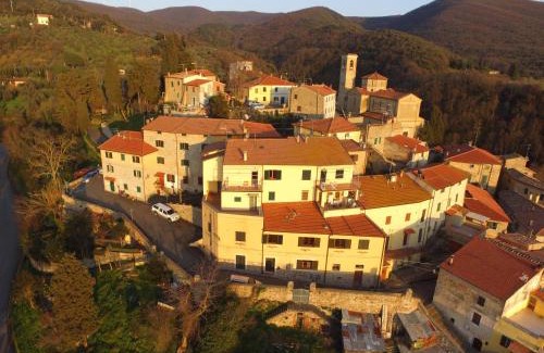 Santa Luce Apartment | Una Finestra sul Silenzio Monolocale