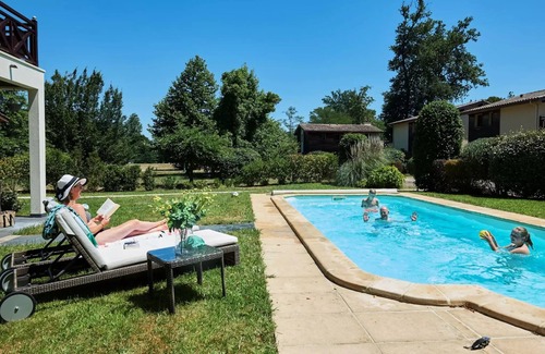 Salles Villa | Unabhängige Villa, 3 Bäder, privates Schwimmbad 8 Personen