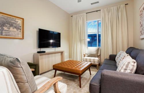 Golden House | Unbeatable Location Golden Condo - Walk Everywhere