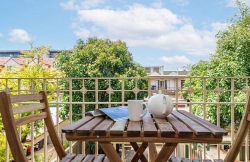 Brunswick House | Unbeatable Location: Ideal for groups & families.
