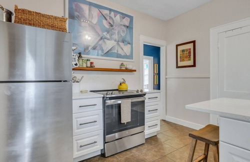 Parkside House | Unbeatable Location on Daffin Park w/Parking and Yard by Lucky Savannah