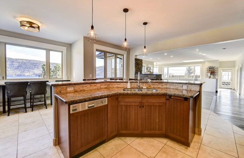 Central Okanagan House | Unbelievable Lake View, ENTIRE HOUSE, Hot Tub,Pool Table, Kid Friendly, Quiet!