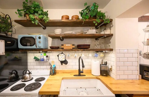 Wilmington House | Unbelievably Charming Tiny Homen