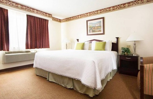 Town of Delaware Resort | Unbelievably priced week in the Catskills at The Villa Roma Resort & Spa