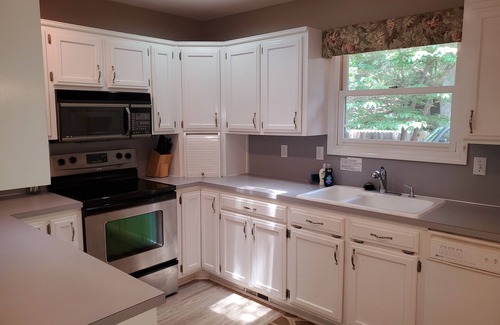 Lost Bridge Village House | Uncle Arnie's-Beautiful Lakefront Easy Walking Path to Lake