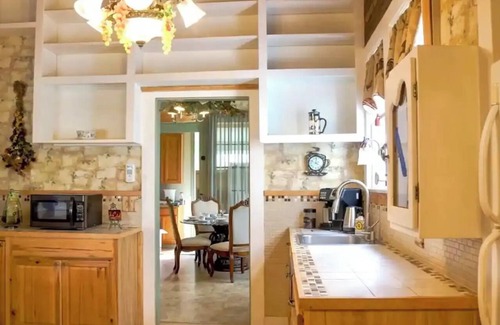 New Iberia Apartment | Under the Lousiana Sunnn
