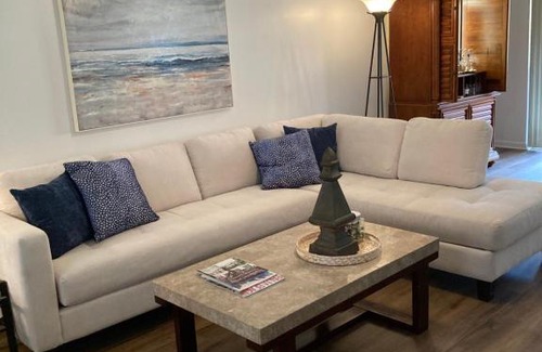 Stuart Apartment | Under the Oaks