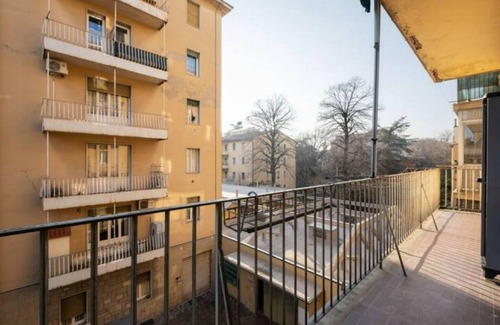 Santo Stefano Apartment | Under the porches Apartment! Near Porta Maggiore