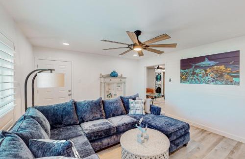 Del Mar Apartment | Under the Sea