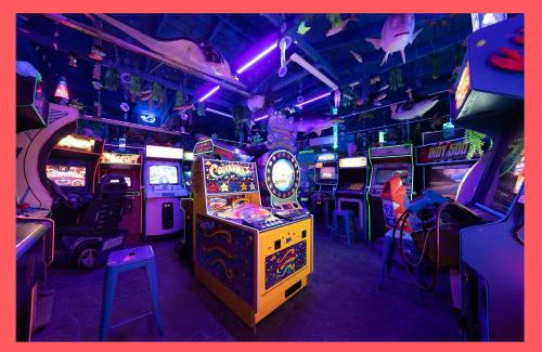 Southwest Anaheim House | Underwater Voyage: Heated Pool, Arcade, more!