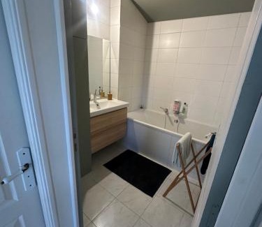Macon Bed & Breakfast | Une chambre double ou une suite parentale dans appartement cosy-chic