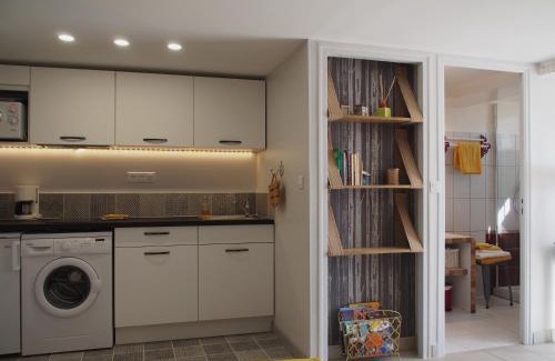 Manosque Apartment | Une Heure Bleue