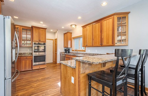 Swanton House | Unforgettable | Indoor Pool, 2 Hot Tubs, Pool Table