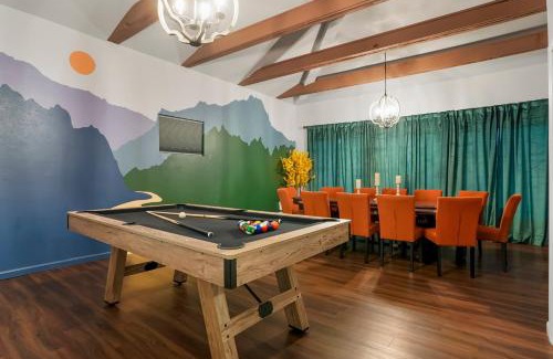 Berkley House | Unforgettable Stay HOT TUB and Fire Pit and 4 Miles to DT Denver