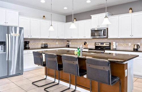 Four Corners House | Unforgettable themed 9BR House - Game Room, Pool + Hot Tub Perfect for families!