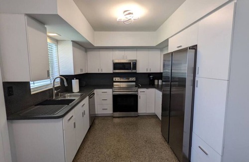 Deerfield Beach House | Unforgettable Vacation Home! Walk To Deerfield Beach, Restaurants & Shops