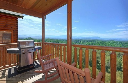 Sevierville Cabin | Unforgettable View for a Perfect Getaway! Come make Memories!
