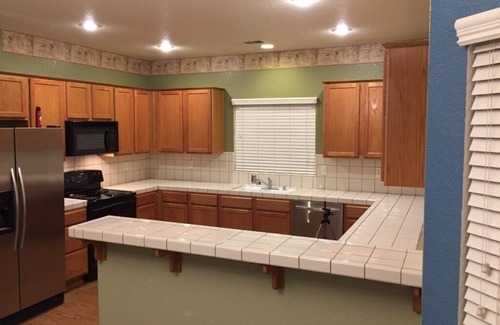 Merced House | Unfurnished Designer House. Sleeps 6.