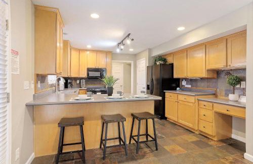 Midvale House | Union Park in Salt Lake with Hot Tub Near Park