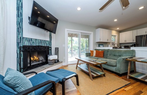 Union Pier Cottage | Union Pier Cottage Close To Everything! One Of Three Units!