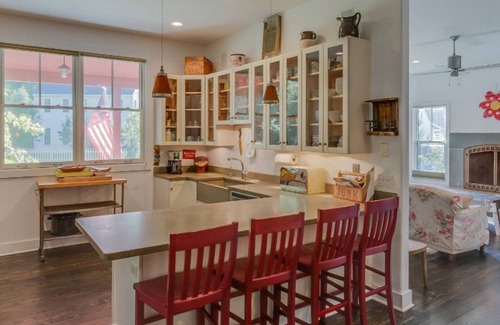 Union Pier House | Union Pier - Quick Walk to the Beach - Perfect big family house
