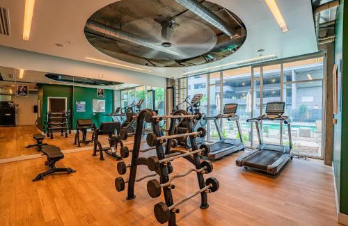 Evans Churchill Apartment | Unique 1BD -Central Downtown - Gym, Pool, Parking
