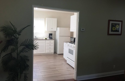 Burbank House | Unique 2 Bedroom Home in Burbank