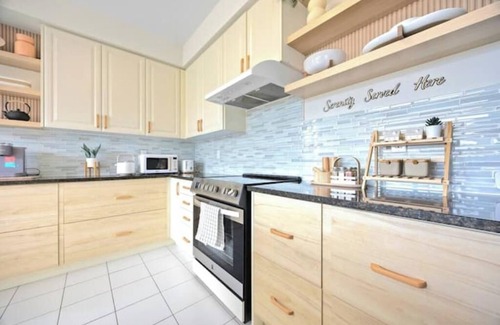 Hamilton Apartment | Unique 2-Storey Design 45mn to Toronto& Niagara