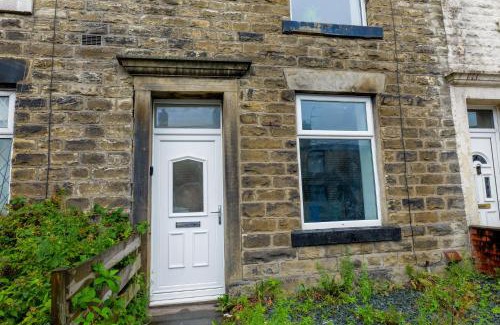Tottington House | Unique 3 Bedrooms, 3 Ensuite, FREE WiFi, Private Parking