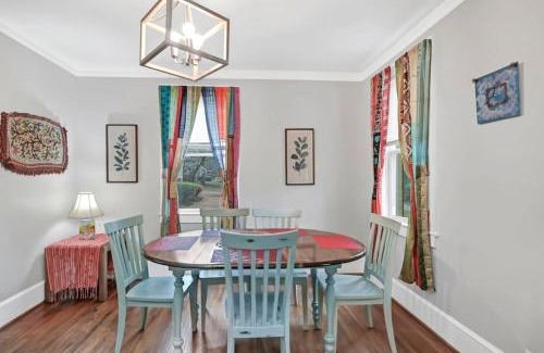 Eau Claire House | Unique 3BR - Sleeps 6