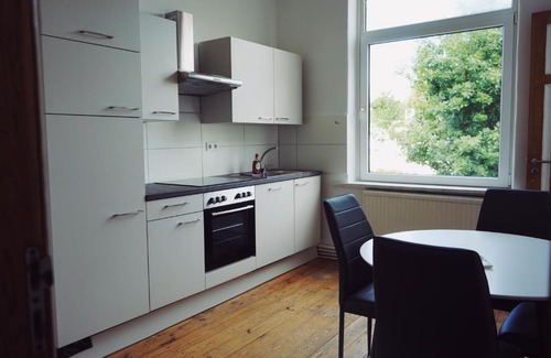 Geestendorf Apartment | unique: 5 bedroom - 2 Bathroom - kitchen - central