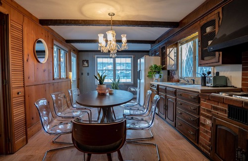 Norwich House | Unique 5BR/2BA House near all Casinos