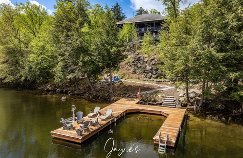 Muskoka Lakes Cottage | Unique 7bed 5bath cottage on the Joe River!