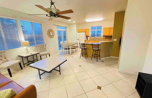 Northwest Reno House | Unique 8 beds 5TVs Pet Friendly House Sleeps 15