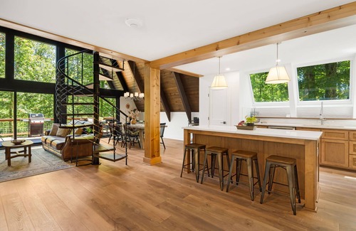 Lenoir Ski Chalet | Unique A-Frame cabin with Hot tub,Firepit,Jukebox