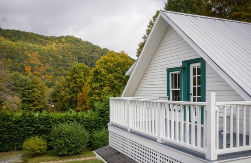 Maggie Valley House | Unique Alternative to Cabins. 1912 History with Today's Technology. 2nd Pet Free