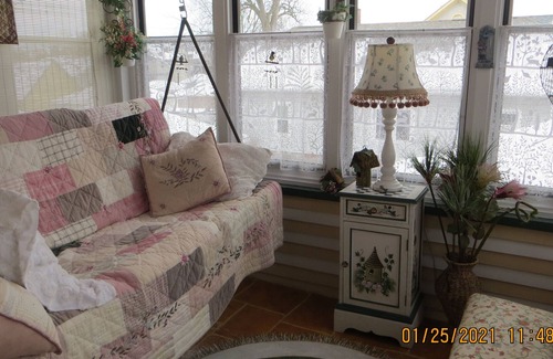 Racine House | Unique and Charming Private Quarters