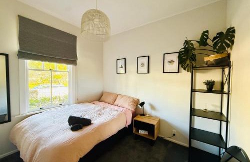Wellington House | Unique and Cosy Cottage with a Sunny Garden