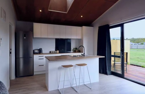 Lower Shotover Apartment | Unique and modern self contained unit with total privacy and amazing views.
