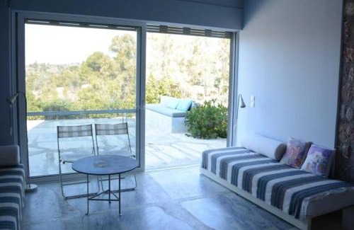 Kilada Apartment | Unique Apartment for Art & Nature Lovers
