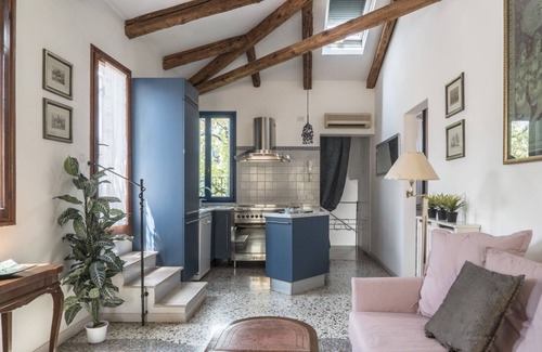 Santa Croce Apartment | Unique apartment in Venice with 3 terraces facing the roofs of Venice and canals