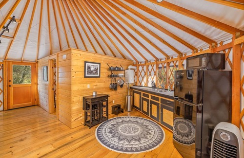 Wishon Apartment | Unique authentic yurt stay near Yosemite National Park