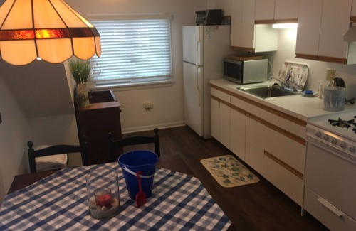 Cape May Apartment | Unique Beach Block Cape May 2nd Floor Apt.