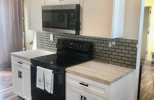 Franklin House | Unique, beautiful, location & only minute to Downtown Franklin & Nashville