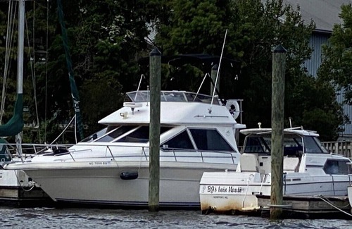 Washington Boat Rental | Unique Boating Getaway