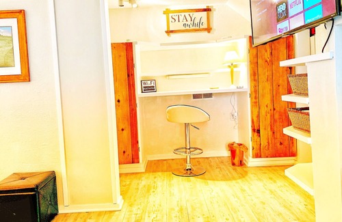 Puyallup Cottage | Unique Carriage House Unit near Fair and Stadium