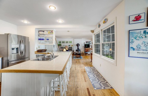 Hammondsport House | Unique & charming lakefront home with screened-in patio