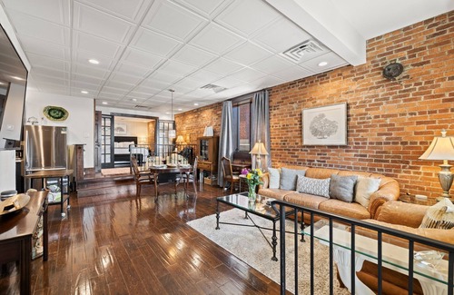 Hendersonville Apartment | Unique Couple's Getaway in the Heart of Downtown
