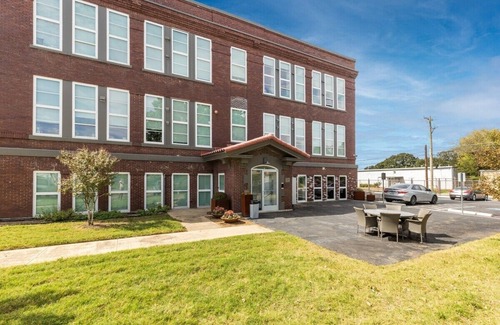 Cedars Apartment | Unique Dallas Loft Apartment