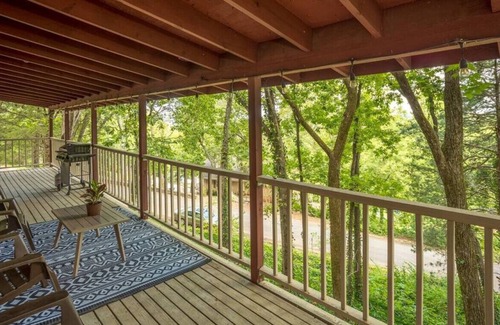 Huntsville House | Unique Downtown Cabin Home, 3 Bedrooms